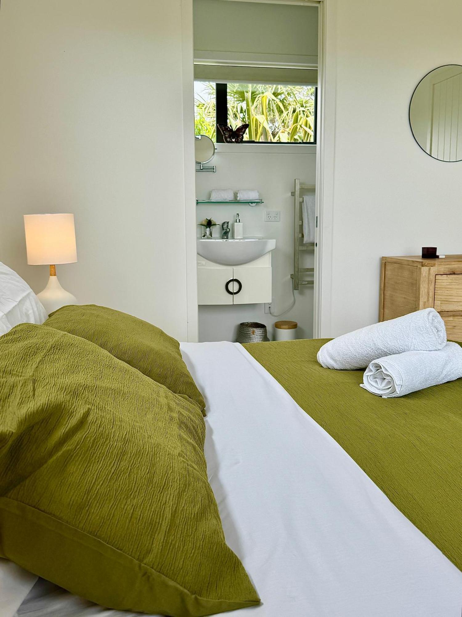 Room At Raglans Travellers Rest Coastal Retreat Extérieur photo